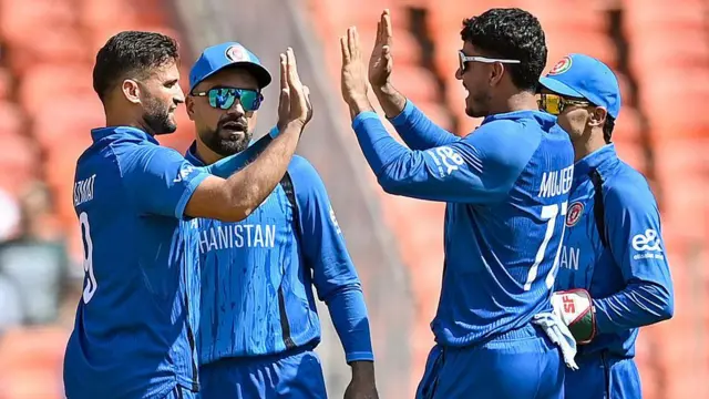 د افغان کرېکټ لوبډلې غړي، راشد خان، عمرزی، ګوربز...