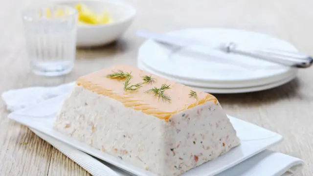 Паштет из копченого лосося