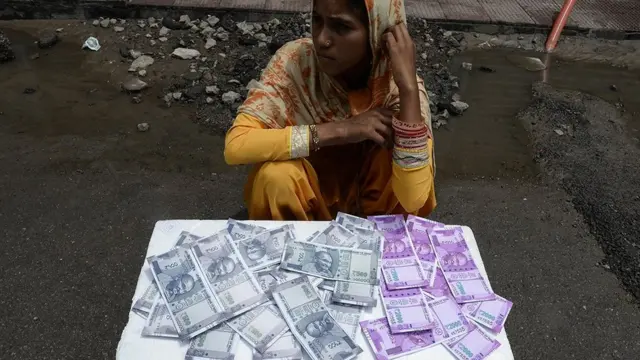 'ரூபாய் மதிப்பில் வரலாற்று வீழ்ச்சி'