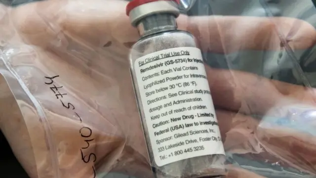 Una ampolleta de remdesivir