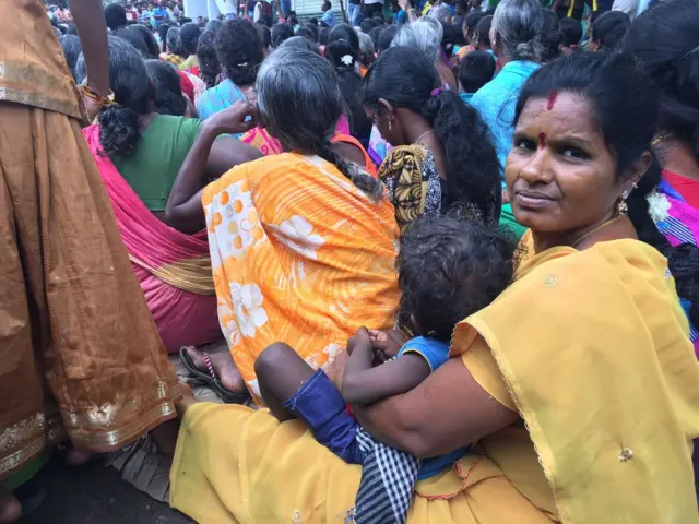 வெறிச்சோடிய அலங்காநல்லூர் வாடிவாசல்