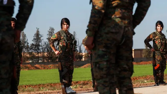 Suriye'de Kürt Halk Savunma Birlikleri'yle (YPG) birlikte savaşan Kadın Savunma Birlikleri (YPJ), Haseke, 21 Aralık 2018