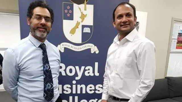 نعیم رشید اپنے دوست کے ہمراہ