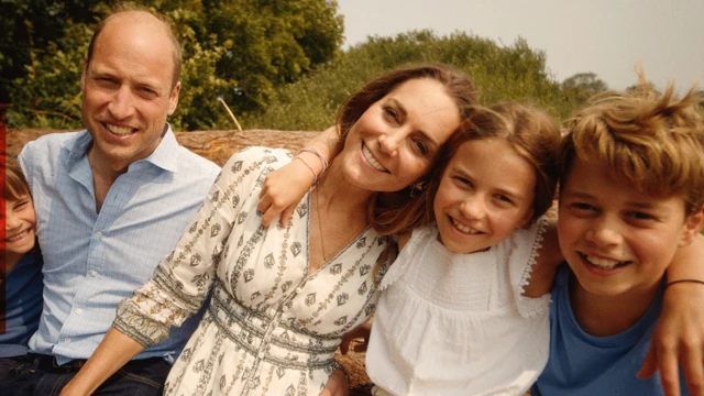 Принц і принцеса Уельські з дітьми