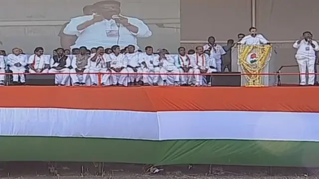 కామారెడ్డి సభలో తెలంగాణ కాంగ్రెస్ నేతలు