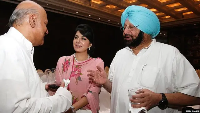 ਕੈਪਟਨ ਅਮਰਿੰਦਰ ਸਿੰਘ ਅਤੇ ਸੁਖਜਿੰਦਰ ਸਿੰਘ ਰੰਧਾਵਾ