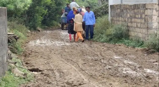 ગામના લોકોએ આપી આત્મવિલોપનની ચીમકી