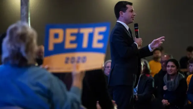 Pete Buttigieg em comício