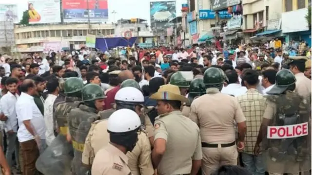 કર્ણાટકમાં ઝપાઝપી