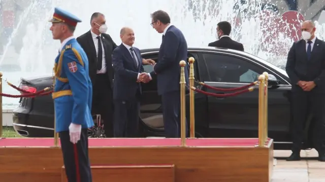 шолц, вучић