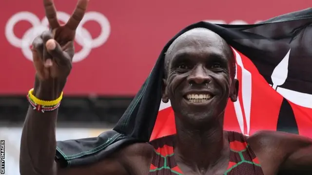 Eliud Kipchoge na-aṅụrị maka mmeri ya n'Olympics Tokyo