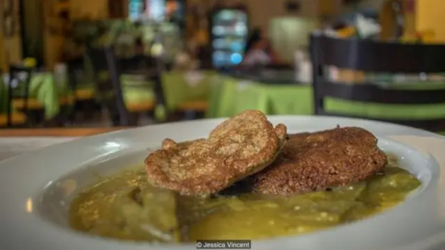 Hidangan telur serangga