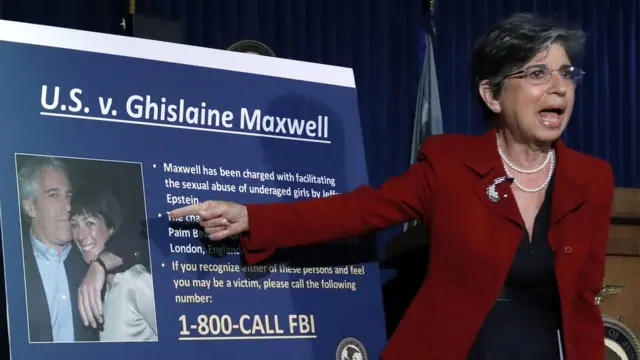 Rueda de prensa de la fiscal interina del distrito sur de Nueva York para presentar los cargos contra Ghislaine Maxwell