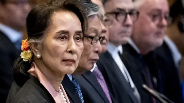 မြန်မာကိုယ်စားလှယ်အဖွဲ့ကို နိုင်ငံတော်အတိုင်ပင်ခံရုံးဝန်ကြီး ဦးကျော်တင့်ဆွေက ဦးဆောင်