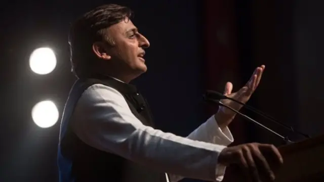 अखिलेश यादव