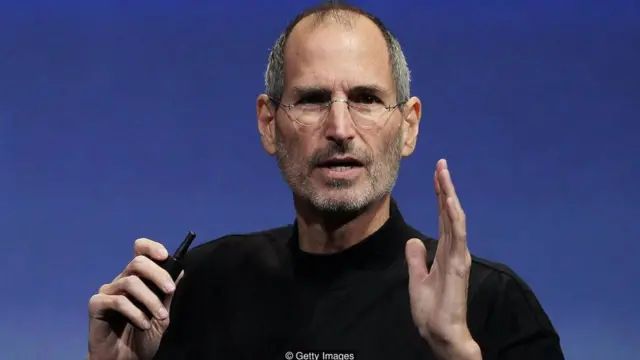 Steve Jobs trong năm 2010, sử dụng nhiều thủ thuật nói và cử chỉ cần thiết để truyền cảm hứng cho những người theo ông