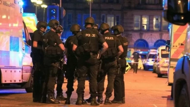 قُتل 22 شخصًا وأصيب مئات آخرون في الانفجار الذي وقع عقب حفلة للمغنية الأمريكية أريانا غراندي
