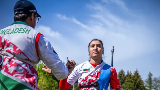 ২০১৯ বিশ্ব আর্চারির রিকার্ভ ইভেন্টে রৌপ্য জিতেছিলেন রোমান সানা, ২০২১ সালে দ্বৈততে তিনি আর দিয়া সিদ্দিকী জেতেন ব্রোঞ্জ।