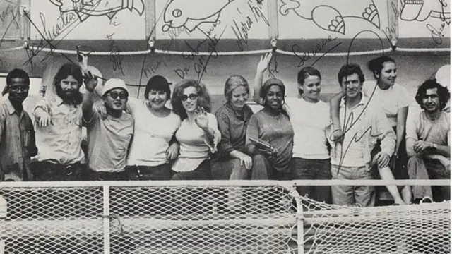 एकेलीवर राहाणारे सदस्य