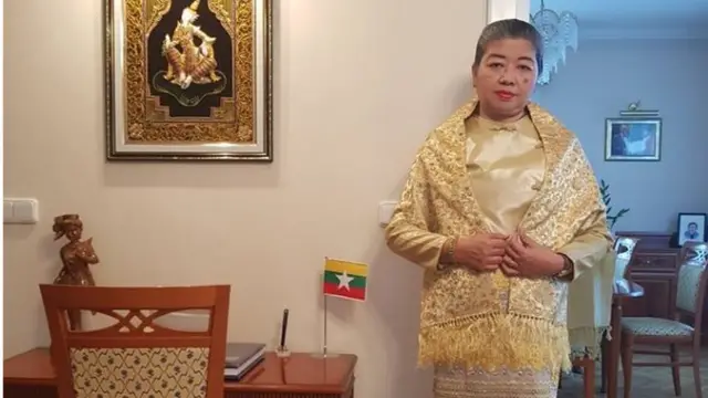 ဒေါ်ကေသီစိုး(ချက်သမ္မတနိုင်ငံဆိုင်ရာမြန်မာသံအမတ်ကြီး)