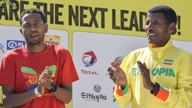 ዘርእሰናይ ታደሰ (ጸጋም ) ምስ ሃይለ ገብረስላሰ (የማን )