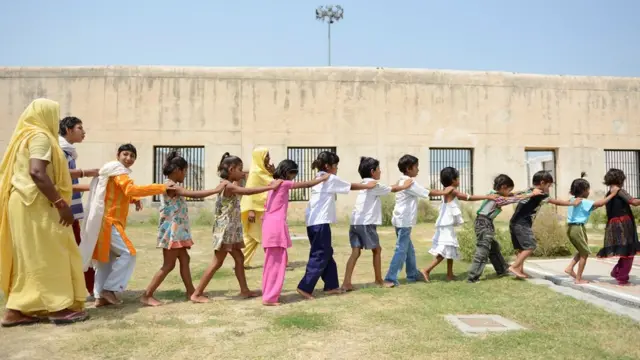 नारीबंदी निकेतन