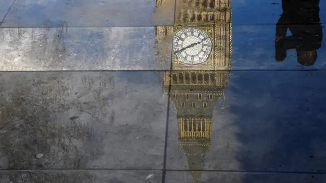 Listenin 7'inci sırasında Londra'daki ünlü Saat Kulesi Big Ben var