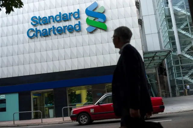 حول بنك ستاندرد تشارترد ما يقارب ١٢ مليون دولار (٩.٤ مليون جنيه إسترليني) من المدفوعات للبنك العربي في الأردن منذ عام ٢٠١٤ حتى عام ٢٠١٦.