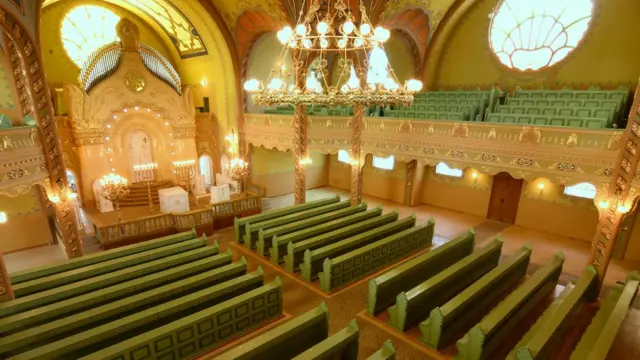 Pogled sa balkona unutar sinagoge, mart 2018.