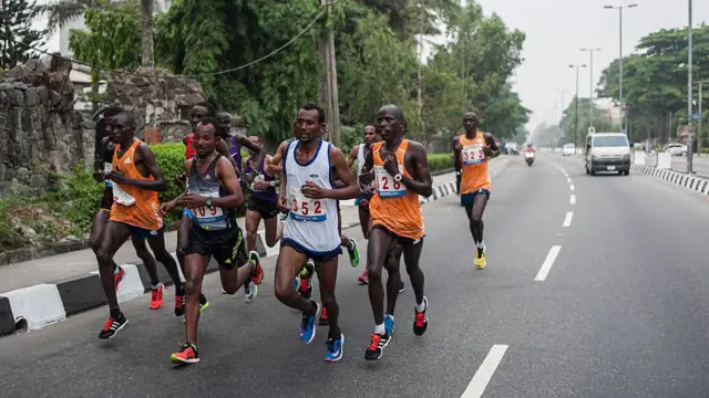 Awọn oludije n sare lọ laarin popo