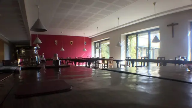 Sala de eventos del monasterio.