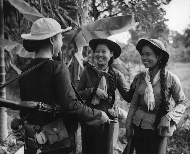Các nữ du kích miền Nam Việt Nam. Hình chụp năm 1966