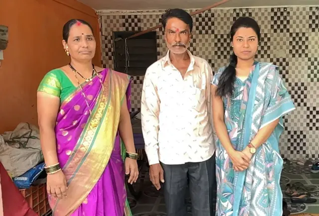 स्वाती राठोड आणि तिचे आई-वडील 