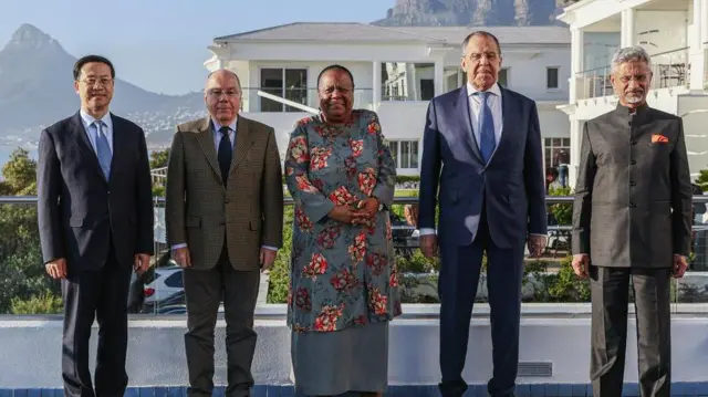 Ministiroota Dhimma Alaa miseensota BRICS yeroo Waxabajjii keessa walgahii magaalaa Keep Taawonitti hirmaatan