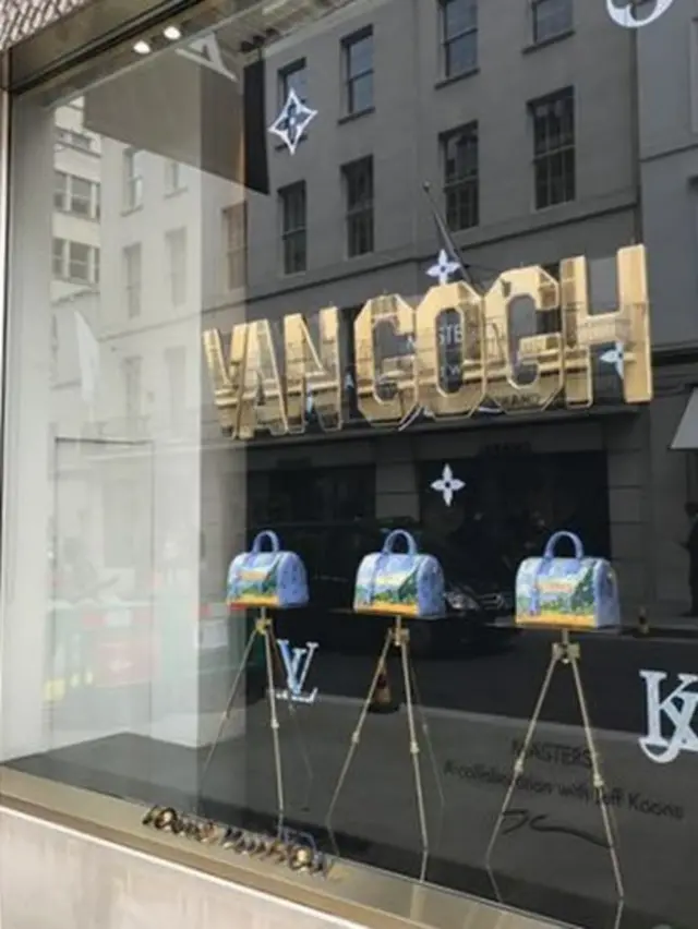 路易威登橱窗上大写着艺术大师的名字，以大师的名义致敬艺术技高一筹。