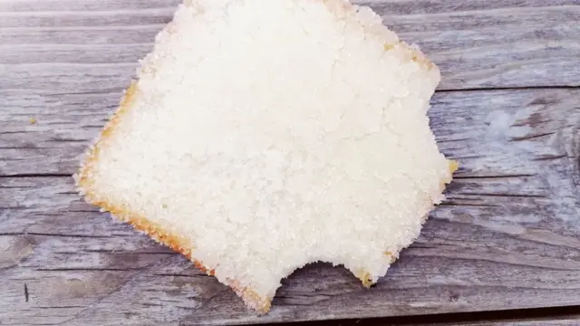 хліб з водою і цукром