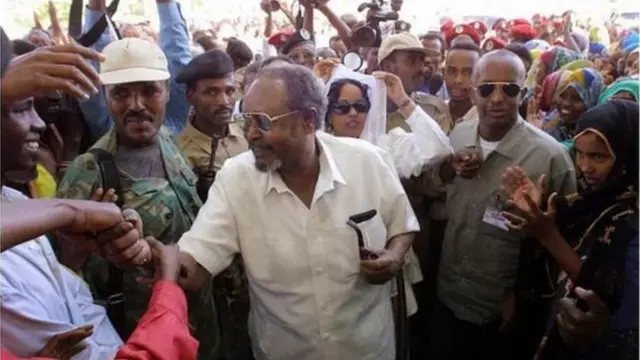 Sariq porno bilan jinsiy aloqa Hovuzda erotik kozdan kechirish