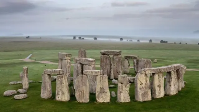 بناء ستونهنغ