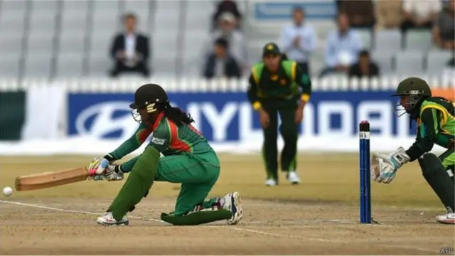 বাংলাদেশ ও পাকিস্তানের মধ্যকার ম্যাচের দৃশ্য - ফাইল ফটো