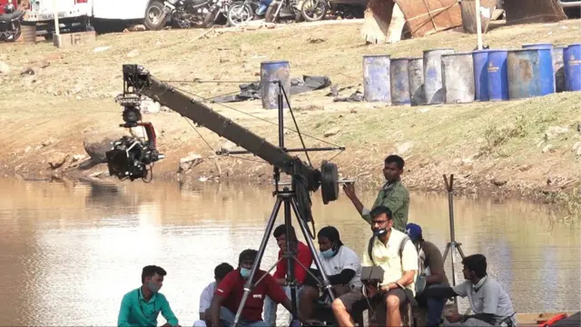 বাংলাদেশ ও ভারত সরকার যৌথভাবে প্রযোজনা করছে এই ছবিটি