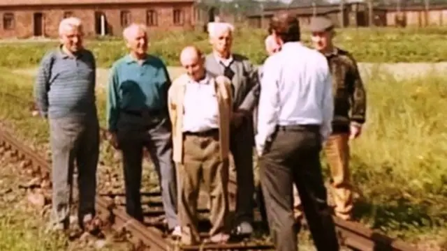 Em 1993, Gideon Greif levou os israelenses que foram Sonderkommandos e seus familiares a Auschwitz-Birkenau e registrou seus testemunhos pessoais lá