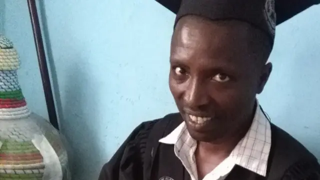 Taayyee Danda'aa, gaawonii eebbaa uffatee.