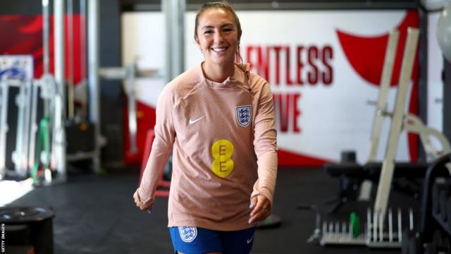 England v Denmark: Keira Walsh says England boss Sarina Wiegman wants her  to take responsibility - BBC Sport