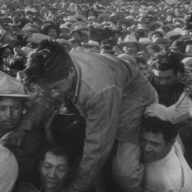 Braceros esperando ser seleccionados