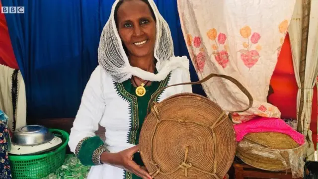 90 ዓመት ዘቑፀረ ኣገልግል