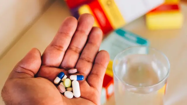 Les antibiotiques ne peuvent ni prévenir ni traiter une infection au coronavirus.