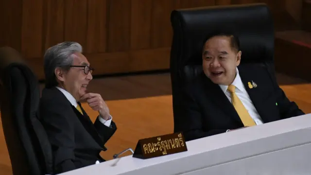 สมคิด จาตุศรีพิทักษ์ เป็น "ที่ปรึกษาใหญ่" ของกลุ่ม "สี่กุมาร" ใน พปชร. ก่อนที่ทั้งหมดจะลาออกจากรัฐบาลไป แล้วเปลี่ยนทีมบริหารพรรคชุดใหม่ โดยมี พล.อ. ประวิตร วงษ์สุวรรณเป็นหัวหน้า พปชร.