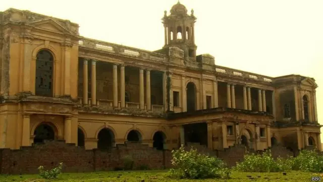 الیر کوٹلہ کے حکمرانوں کا خوبصورت مبارک محل اب کھنڈر کی شکل اختیار کر چکا ہے