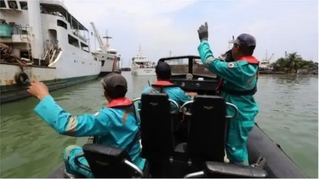 দুর্ঘটনার পর উদ্ধার তৎপরতা