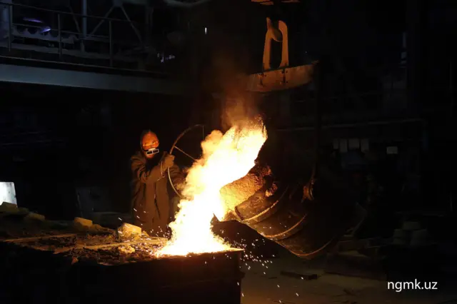 Навоий ва Олмалиқ кон-металлургия комбинатлари Ўзбекистоннинг энг кўп солиқ тўлайдиган юридик шахсларидир